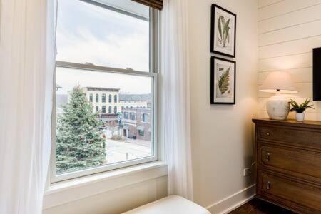 Downtown Luxury Farmhouse Apartment #4 West Dundee Exterior foto